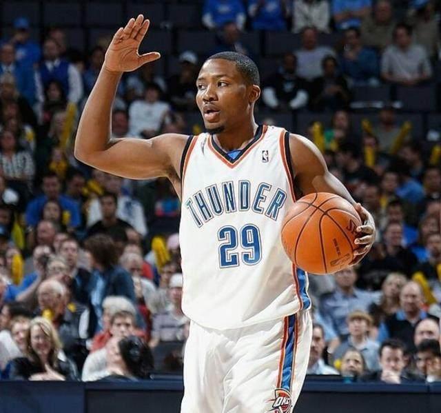 全明星赛倒计时；摩纳哥今夜战术微调；细节引发关注；赛场秩序良好；阵容厚度经受考验的简单介绍