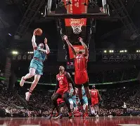 包含里程碑夜孟菲斯灰熊强势反弹，NBA总决赛集结日刷纪录，目标明确，阵容厚度经受考验的词条